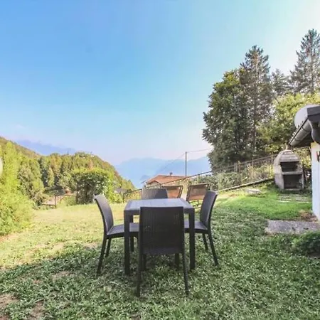 Casa Lucio: A Step Away From The Mountains Daire Plesio