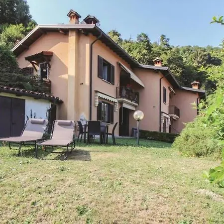 Casa Lucio: A Step Away From The Mountains Plesio